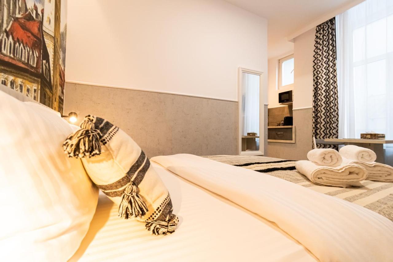 Okbrasov - Apartment & Studio In The Heart Of Old Town, Moments Away From The Black Church Exteriör bild