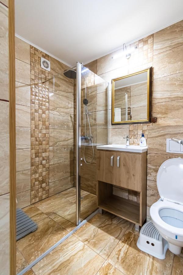 Okbrasov - Apartment & Studio In The Heart Of Old Town, Moments Away From The Black Church Exteriör bild