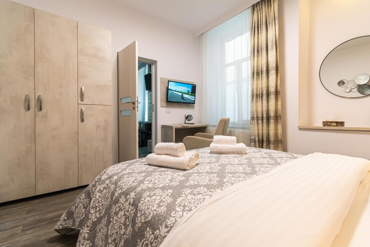 Okbrasov - Apartment & Studio In The Heart Of Old Town, Moments Away From The Black Church Exteriör bild