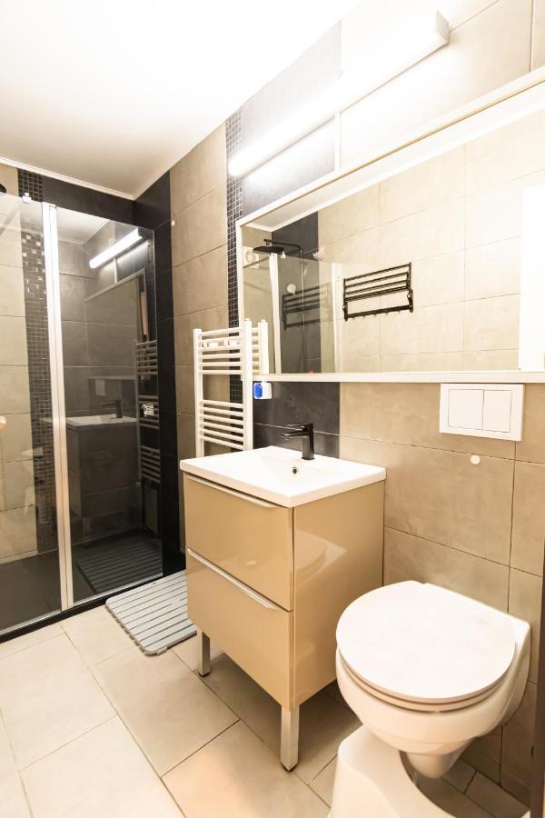 Okbrasov - Apartment & Studio In The Heart Of Old Town, Moments Away From The Black Church Exteriör bild